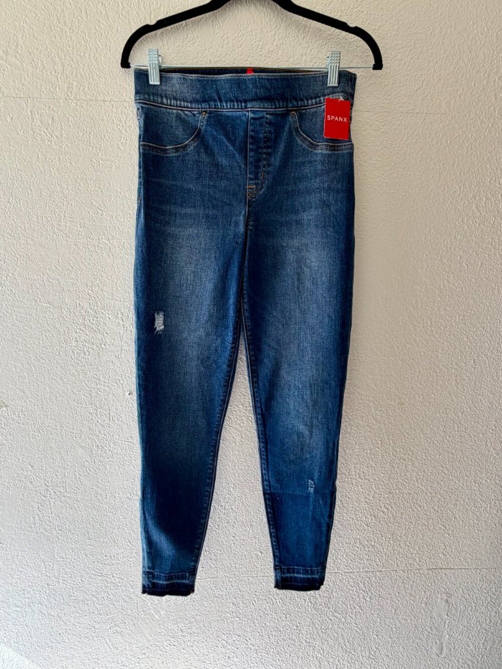 NWT Spanx Pull On Skinny Jeans, Size M